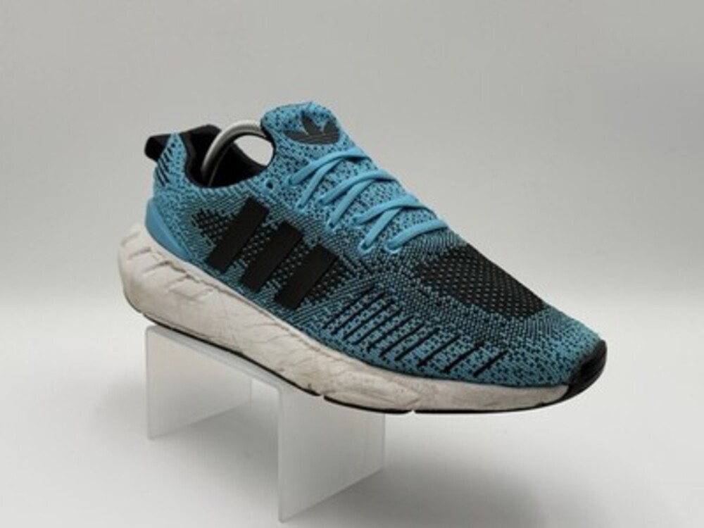 adidas Swift Run 22 Men's Size 10 Running Shoes Sky Rush/Black GZ3506
